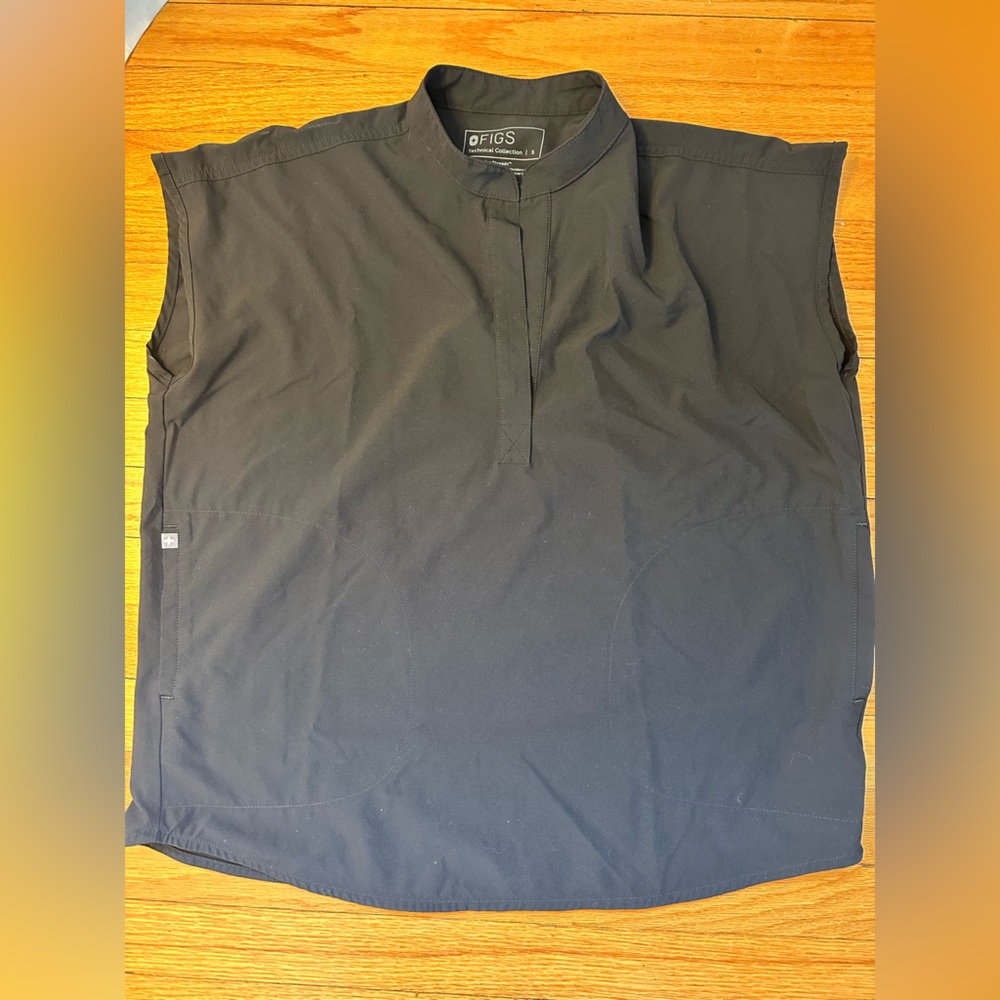 Figs black Scrub Top size small